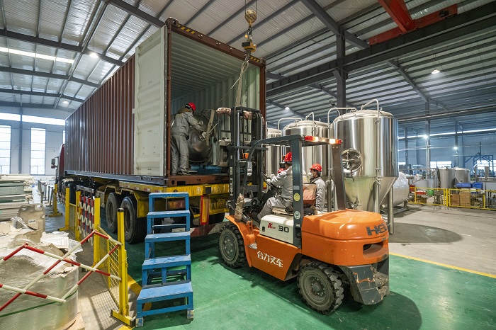 山東天泰<a href=http://www.injinghong.cn/ target=_blank class=infotextkey>啤酒設備</a>